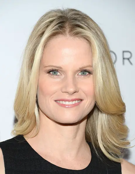 Joelle Carter